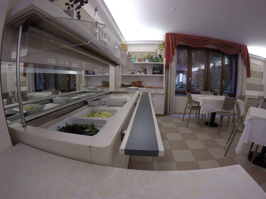 Hotel Ristorante Centrale Vestone Bagian luar foto