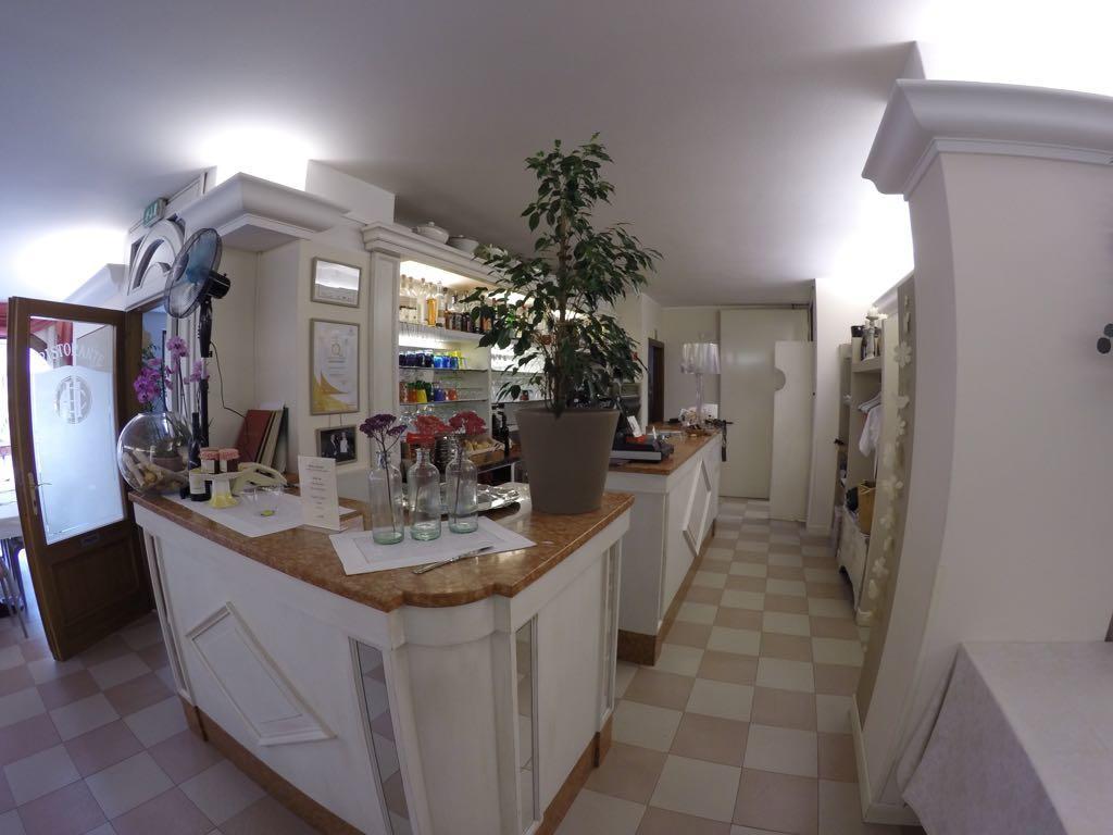 Hotel Ristorante Centrale Vestone Bagian luar foto